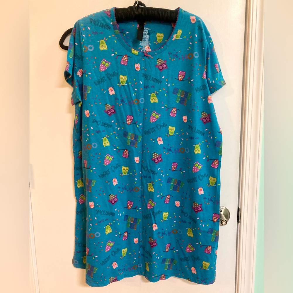 Sz L-XL Women’s Nightgown. Owl Sleepwear. Great Condition. Simply Basic brand.